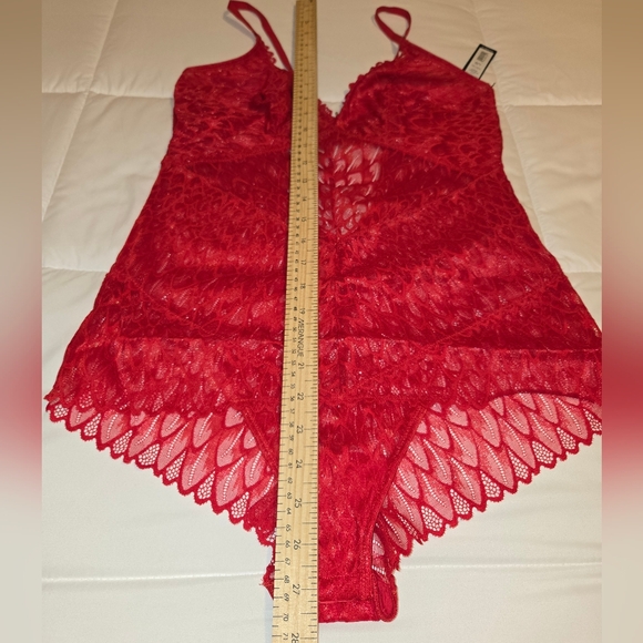 Montelle Sweet Red Lace Bodysuit Size Large NWT - Picture 7 of 10